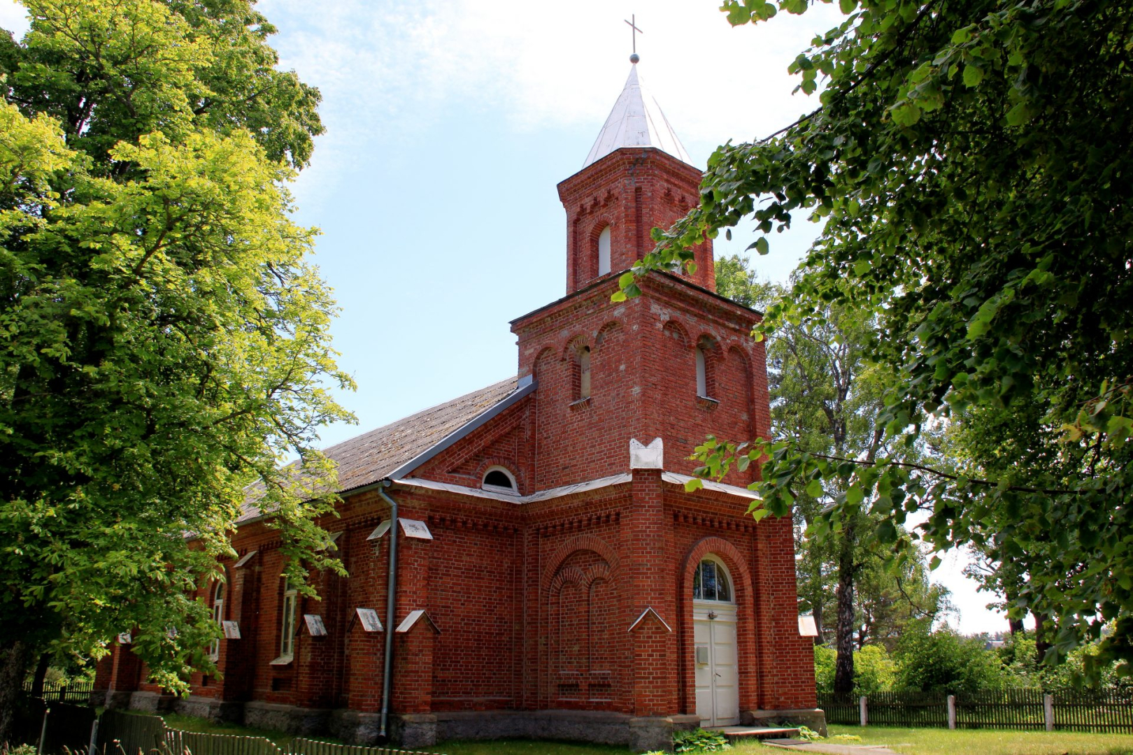 Miķeļtorņa luterāņu baznīca